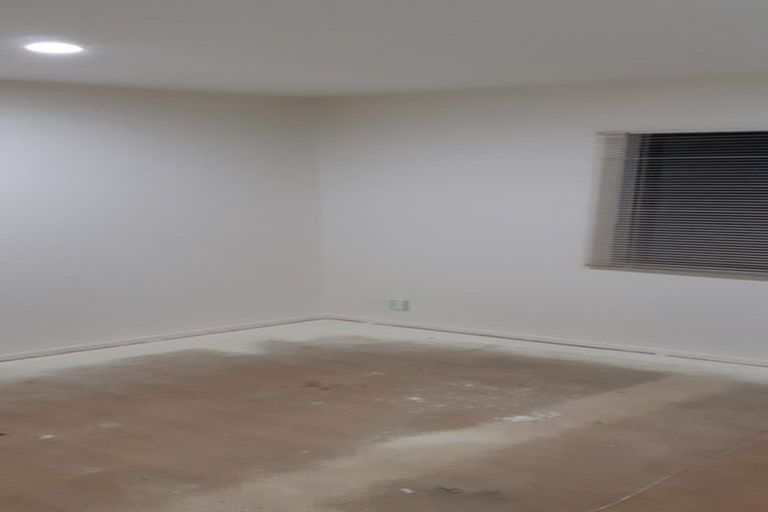 Photo of property in 6/44 Fields Parade, Oteha, Auckland, 0632