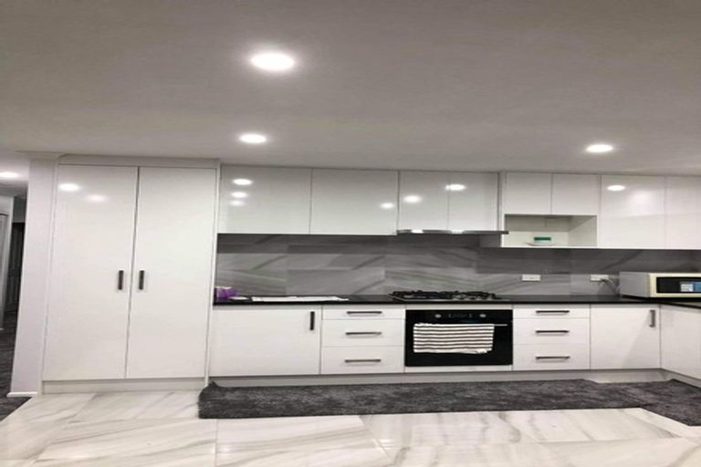 Photo of property in 17 Goodwood Drive, Goodwood Heights, Auckland, 2105