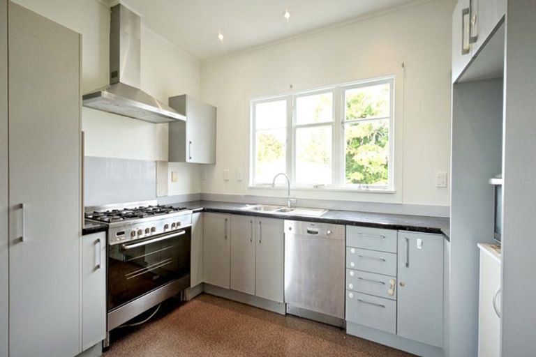 Photo of property in 85 Nile Road, Milford, Auckland, 0620