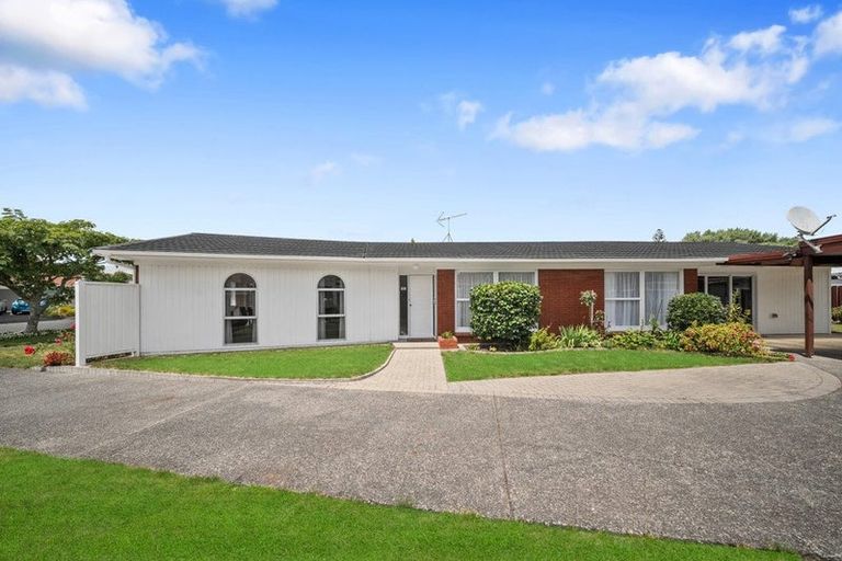 Photo of property in 10 Alf Walker Place, Papakura, 2110