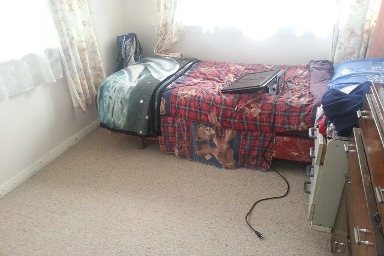 Photo of property in 32 View Road, Henderson, Auckland, 0612