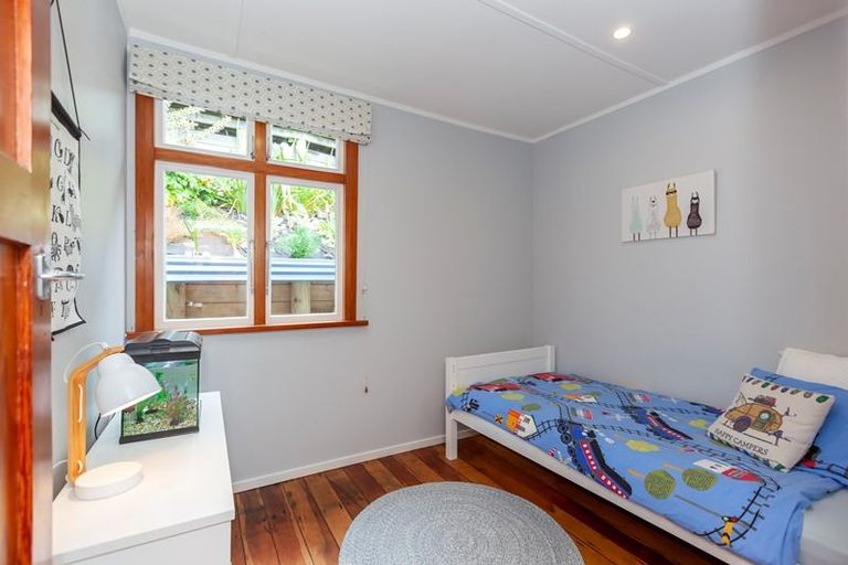 Photo of property in 20 Pingau Street, Paekakariki, 5034