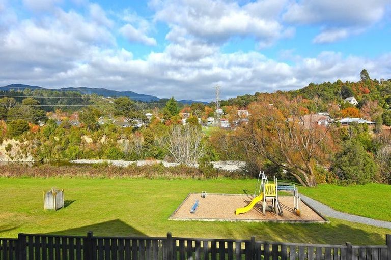 Photo of property in 2/84 Gillespies Road, Birchville, Upper Hutt, 5018