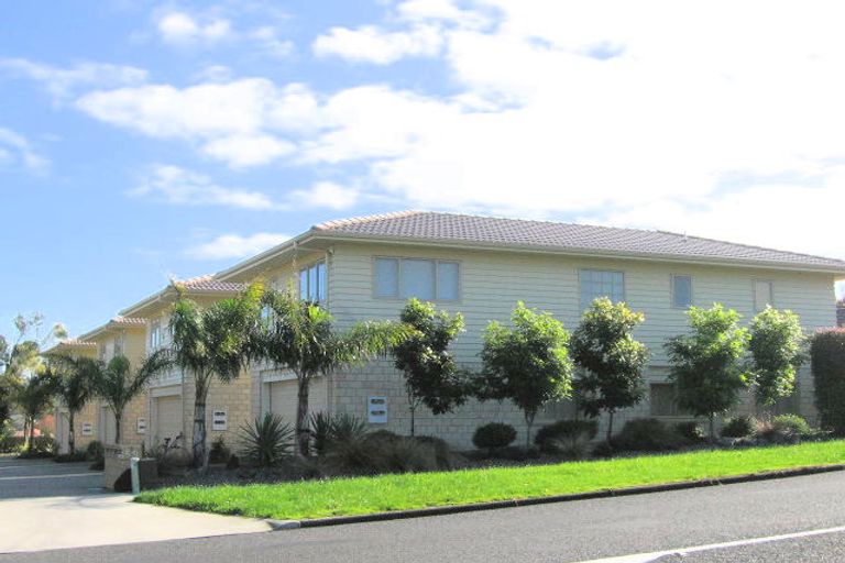 Photo of property in 59a Whitford Road, Botany Downs, Auckland, 2014
