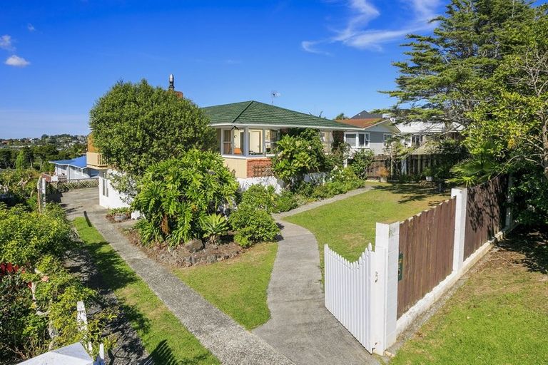 Photo of property in 135 Coronation Road, Hillcrest, Auckland, 0627
