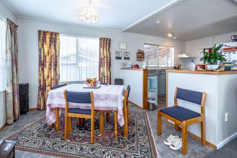 Photo of property in 2 Booth Street, Carterton, 5713