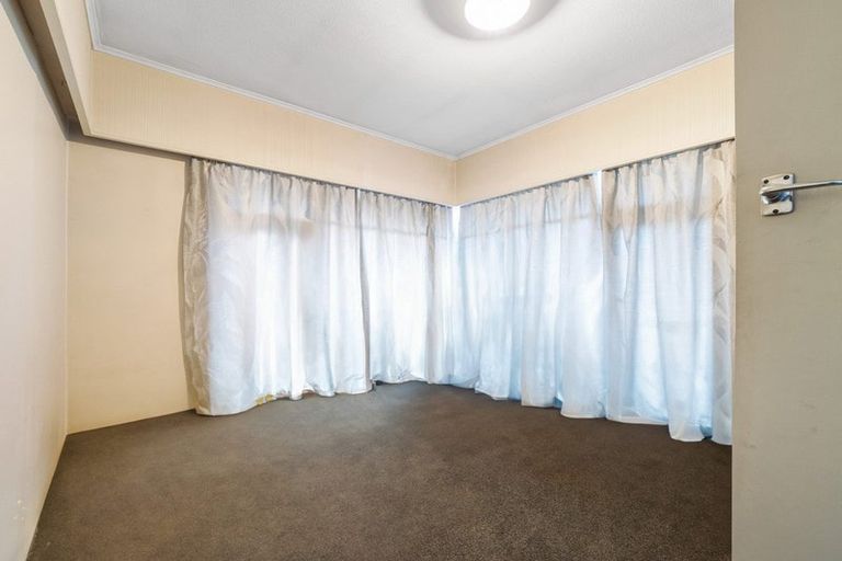 Photo of property in 205 Main North Road, Redwood, Christchurch, 8051
