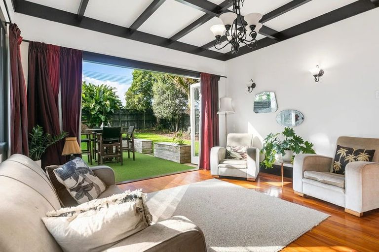 Photo of property in 4078a Great North Road, Glen Eden, Auckland, 0602