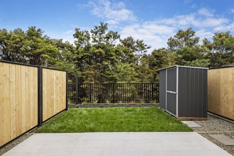 Photo of property in 34 Te Aniwaniwa Terrace, Albany, 0632