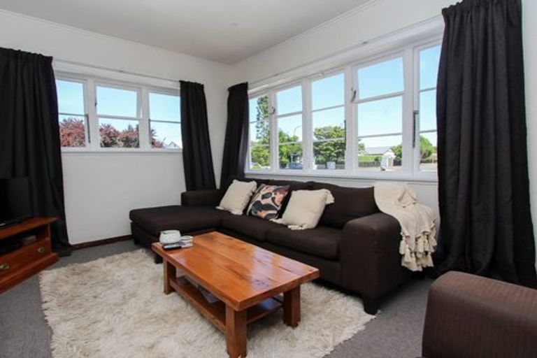 Photo of property in 2 Bains Avenue, Hamilton East, Hamilton, 3216