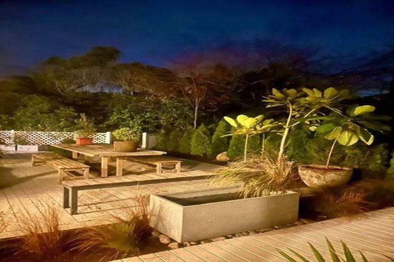 Photo of property in 15 Whiorau Grove, Lowry Bay, Lower Hutt, 5013