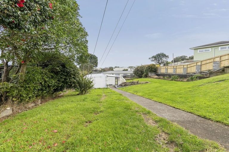 Photo of property in 3 Scott Street, Moturoa, New Plymouth, 4310