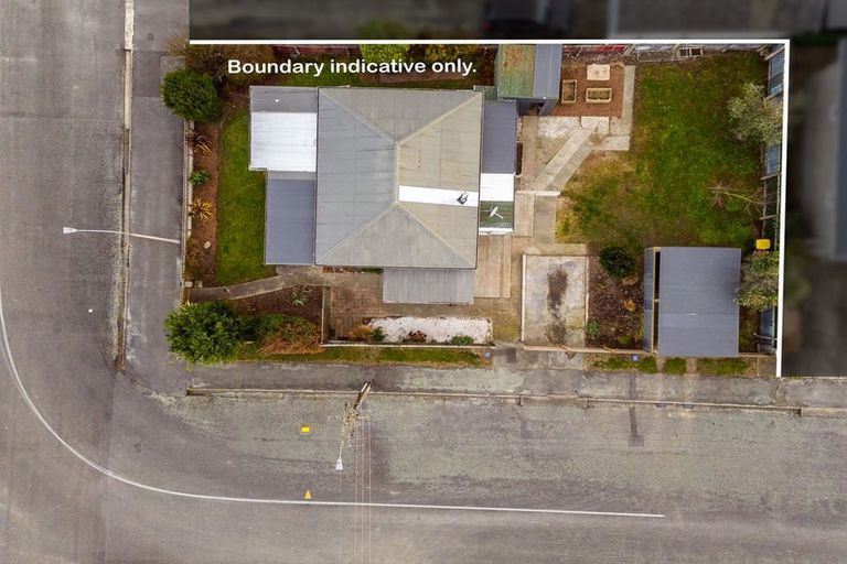 Photo of property in 12 Rhodes Street, Waimate, 7924
