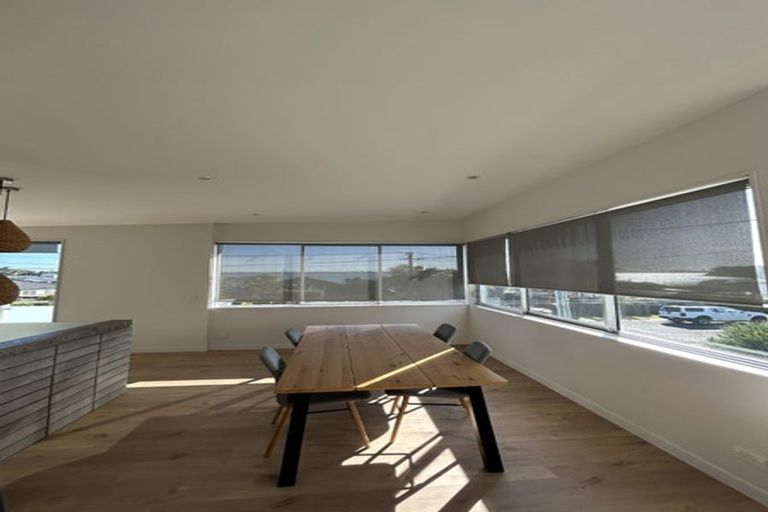 Photo of property in 1/17 De Luen Avenue, Tindalls Beach, Whangaparaoa, 0930