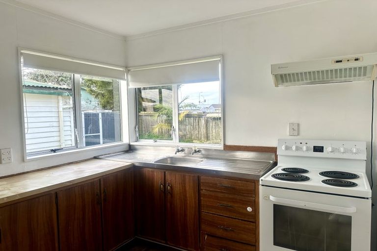Photo of property in 12 Burundi Avenue, Clendon Park, Auckland, 2103