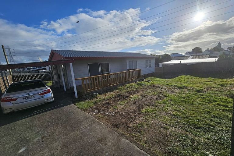 Photo of property in 2/29 Takanini Road, Takanini, 2112