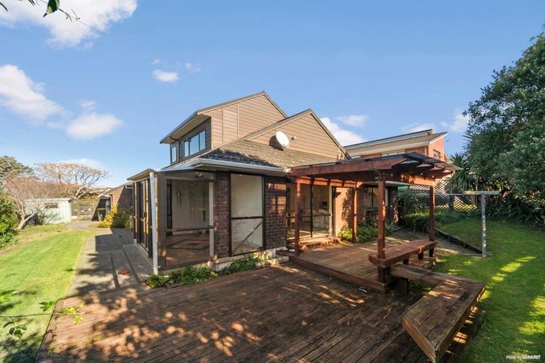 Photo of property in 20 Tatyana Place, Massey, Auckland, 0614