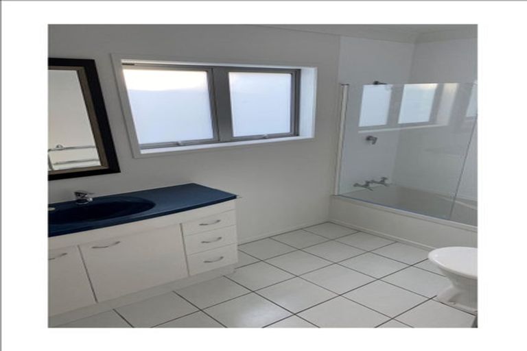 Photo of property in 20 Bowes Crescent, Strathmore Park, Wellington, 6022