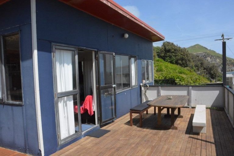 Photo of property in 5 Tokopapa Street, Mokau, 4376