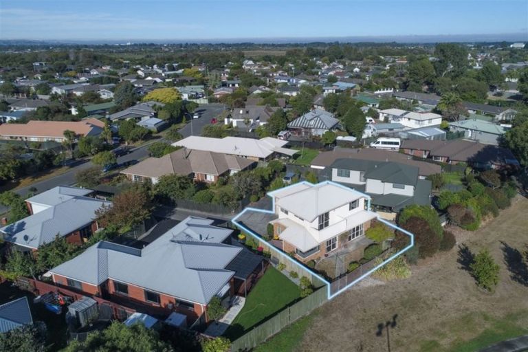 Photo of property in 15a Fieldmoor Place, Parklands, Christchurch, 8083