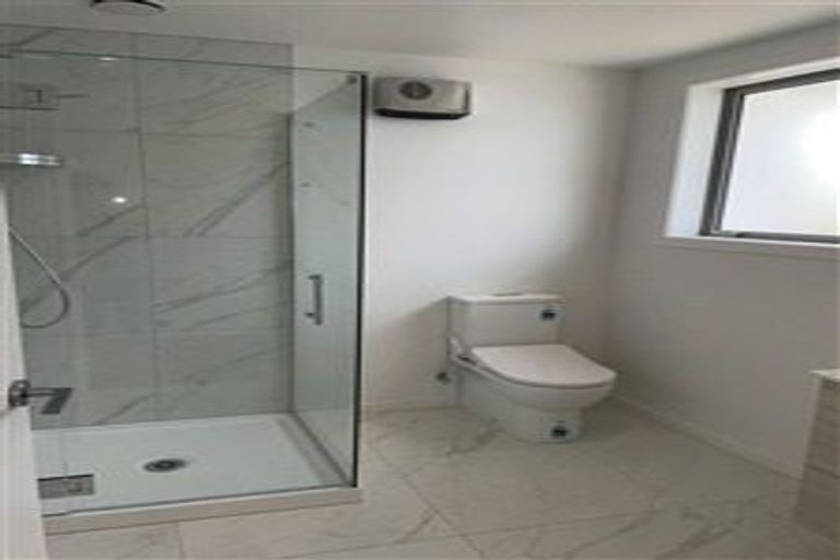 Photo of property in 7/22 Denver Avenue, Sunnyvale, Auckland, 0612