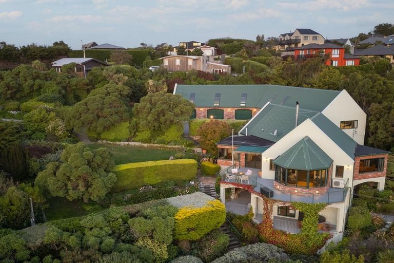 Photo of property in 18 Rockview Place, Mount Pleasant, Christchurch, 8081