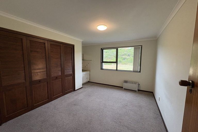 Photo of property in 56 Houghton Bay Road, Houghton Bay, Wellington, 6023