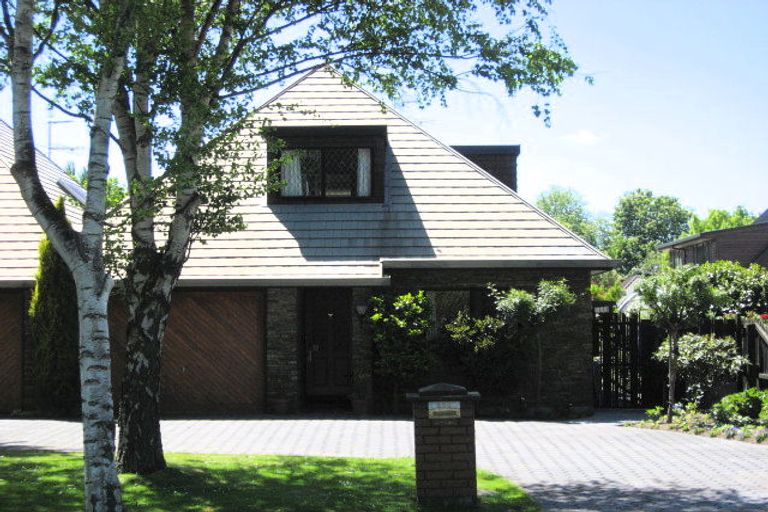 Photo of property in 252a Memorial Avenue, Burnside, Christchurch, 8053