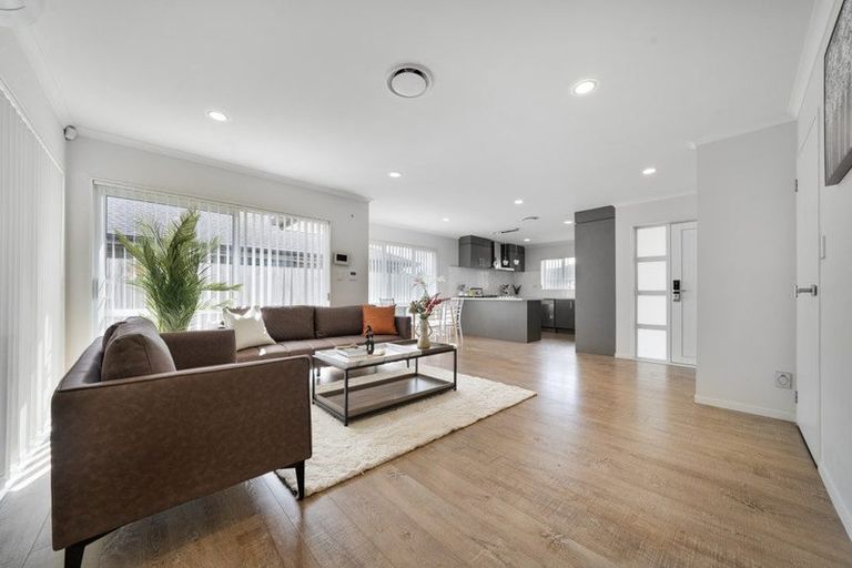 Photo of property in 16 Hihi Avenue, Takanini, 2112