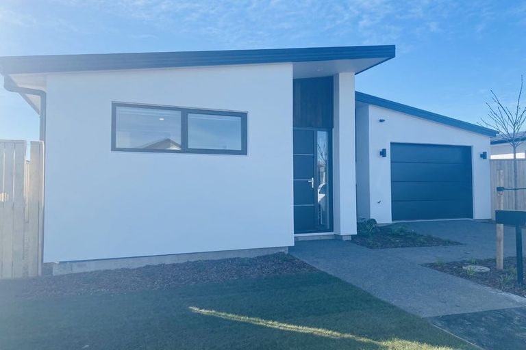 Photo of property in 21 Marcoola Drive, Rolleston, 7614