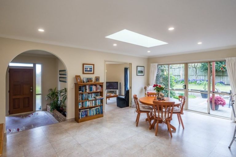 Photo of property in 10 Compass Court, Paraparaumu, 5032
