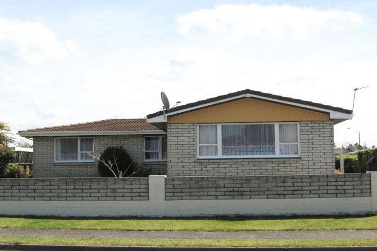 Photo of property in 27 Clouston Crescent, Fenton Park, Rotorua, 3010