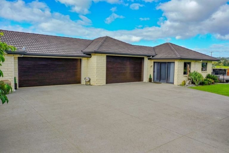 Photo of property in 2 Ohuirehe Road, Coastlands, Whakatane, 3120