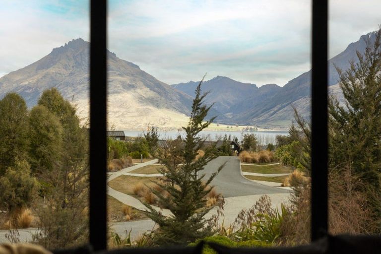Photo of property in 35 Jacks Point Rise, Jacks Point, Queenstown, 9371