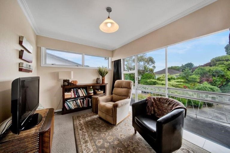 Photo of property in 17 Dives Avenue, Hawera, 4610