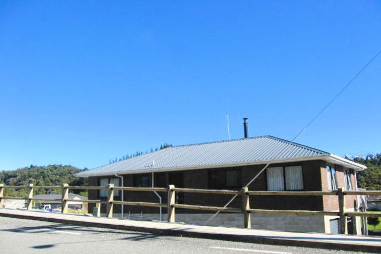 Photo of property in 140 Marsden Road, Greymouth, 7805