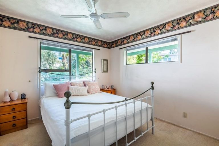 Photo of property in 2/3 Killarney Avenue, Torbay, Auckland, 0630