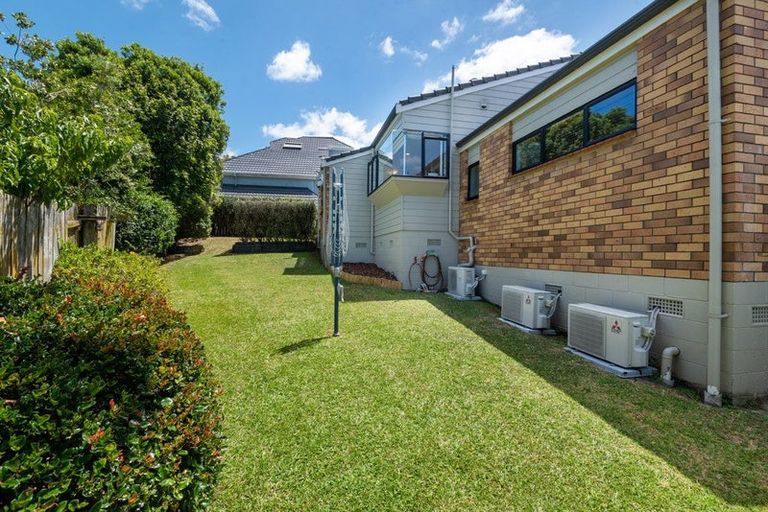Photo of property in 20 Ronald Macken Place, Windsor Park, Auckland, 0632