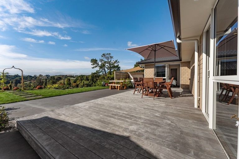 Photo of property in 2 Piharau Crescent, Hurdon, New Plymouth, 4310