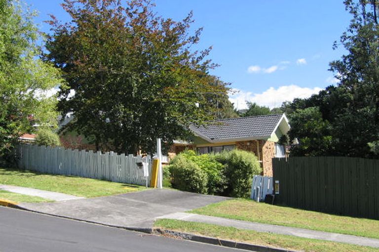 Photo of property in 30 Weetman Drive, Browns Bay, Auckland, 0630
