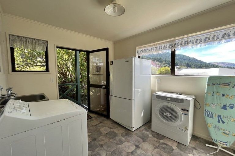 Photo of property in 1 Von Place, Fernhill, Queenstown, 9300