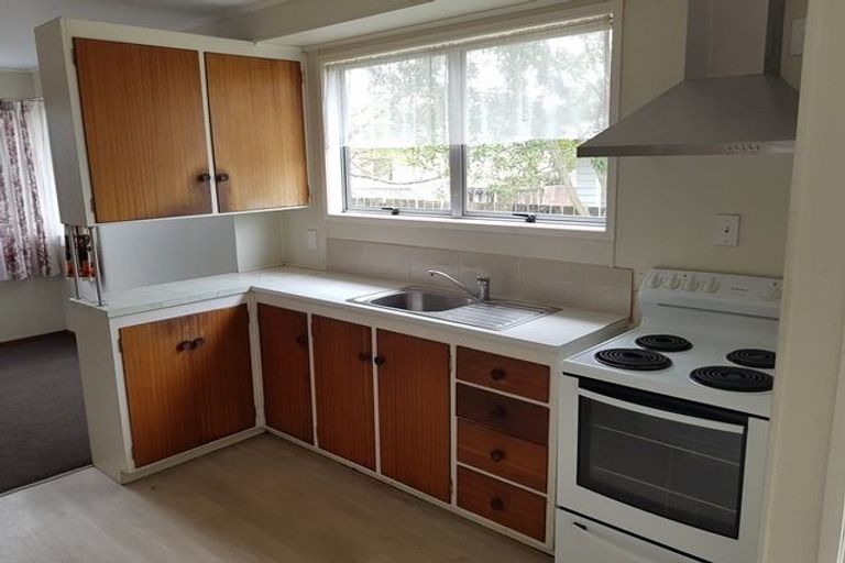 Photo of property in 6 Sabot Place, Massey, Auckland, 0614