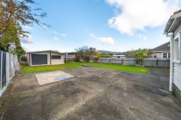 Photo of property in 5 Bythell Street, Wainuiomata, Lower Hutt, 5014