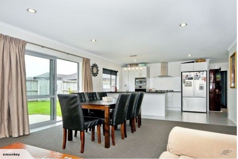 Photo of property in 6 Allgood Place, Rototuna North, Hamilton, 3210