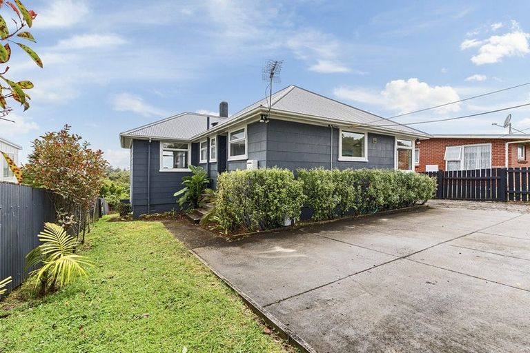 Photo of property in 56 Brois Street, Frankleigh Park, New Plymouth, 4310
