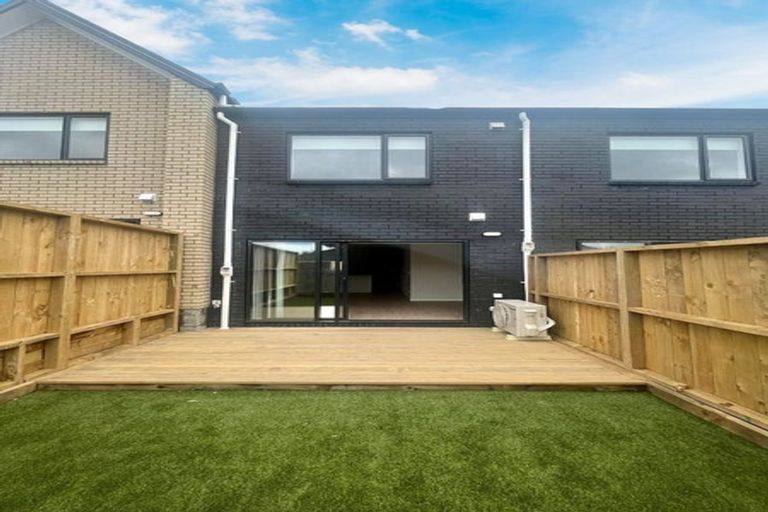 Photo of property in 19/125b Metcalfe Road, Ranui, Auckland, 0612