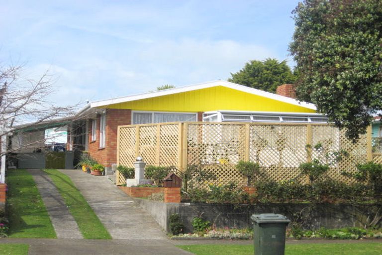 Photo of property in 26 High Street East, Waitara, 4320