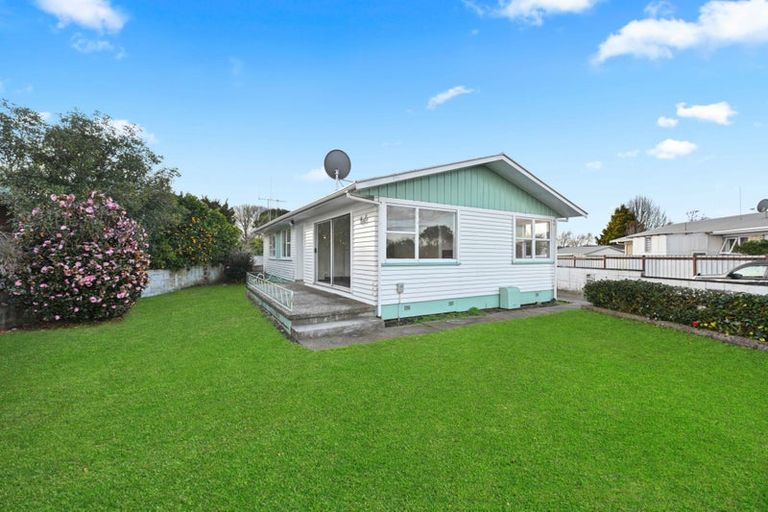 Photo of property in 12 Rosalind Street, Deanwell, Hamilton, 3206