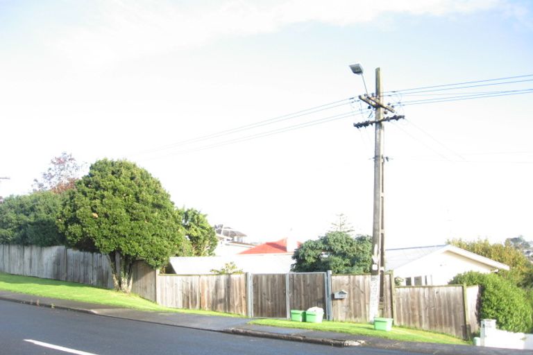Photo of property in 36 Mellons Bay Road, Mellons Bay, Auckland, 2014