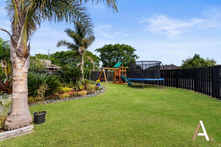 Photo of property in 13 Ross Martin Court, Conifer Grove, Takanini, 2112